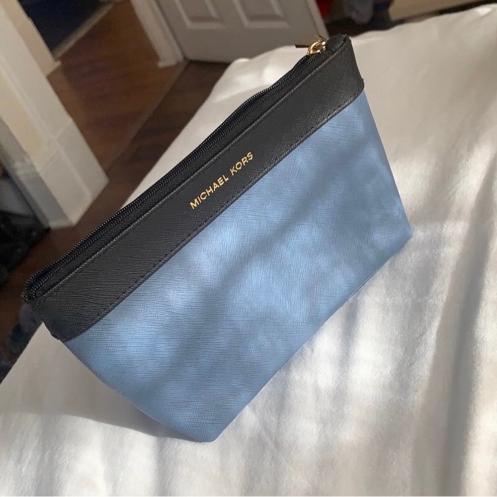 Michael Kors Pouch